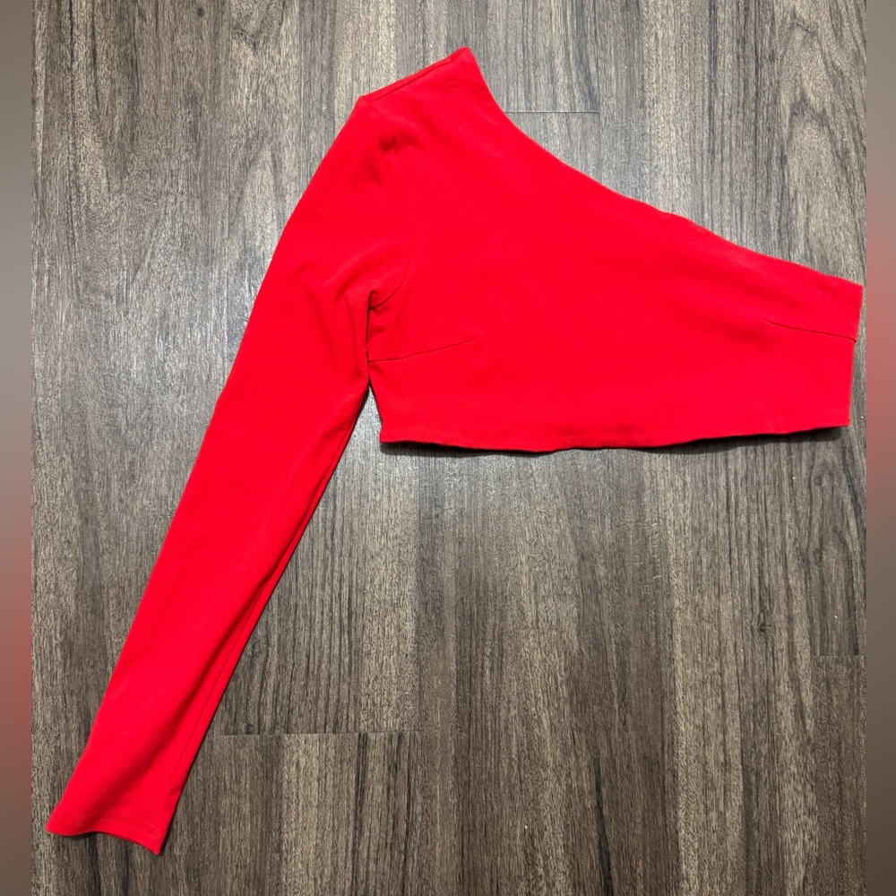 Medium red top